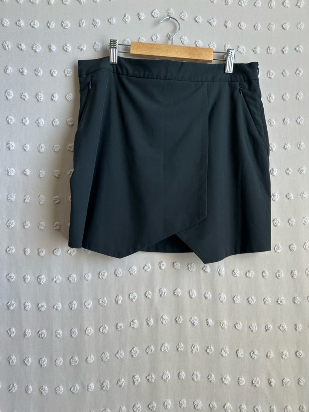 Krimson Klover Asymmetrical Lined Mini Skirt‎ Sz M Black